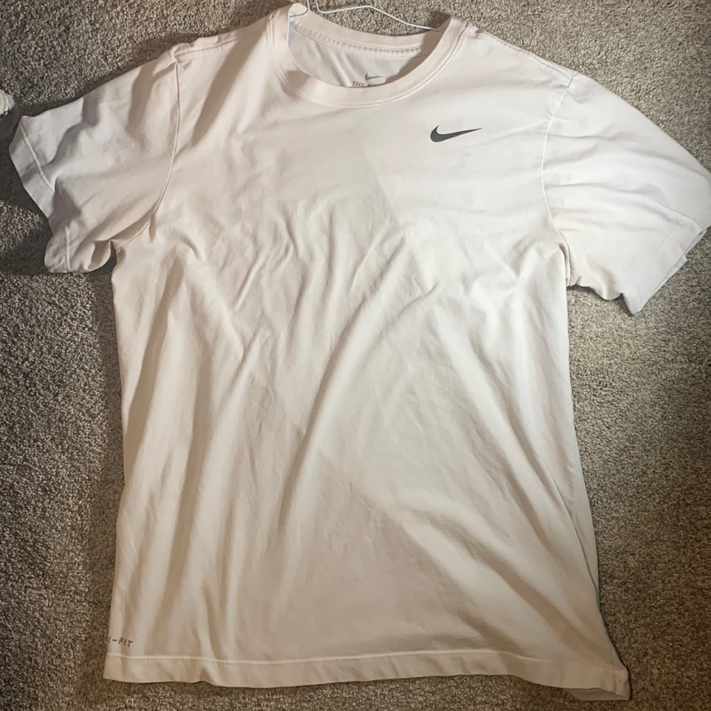 white nike t-shirt